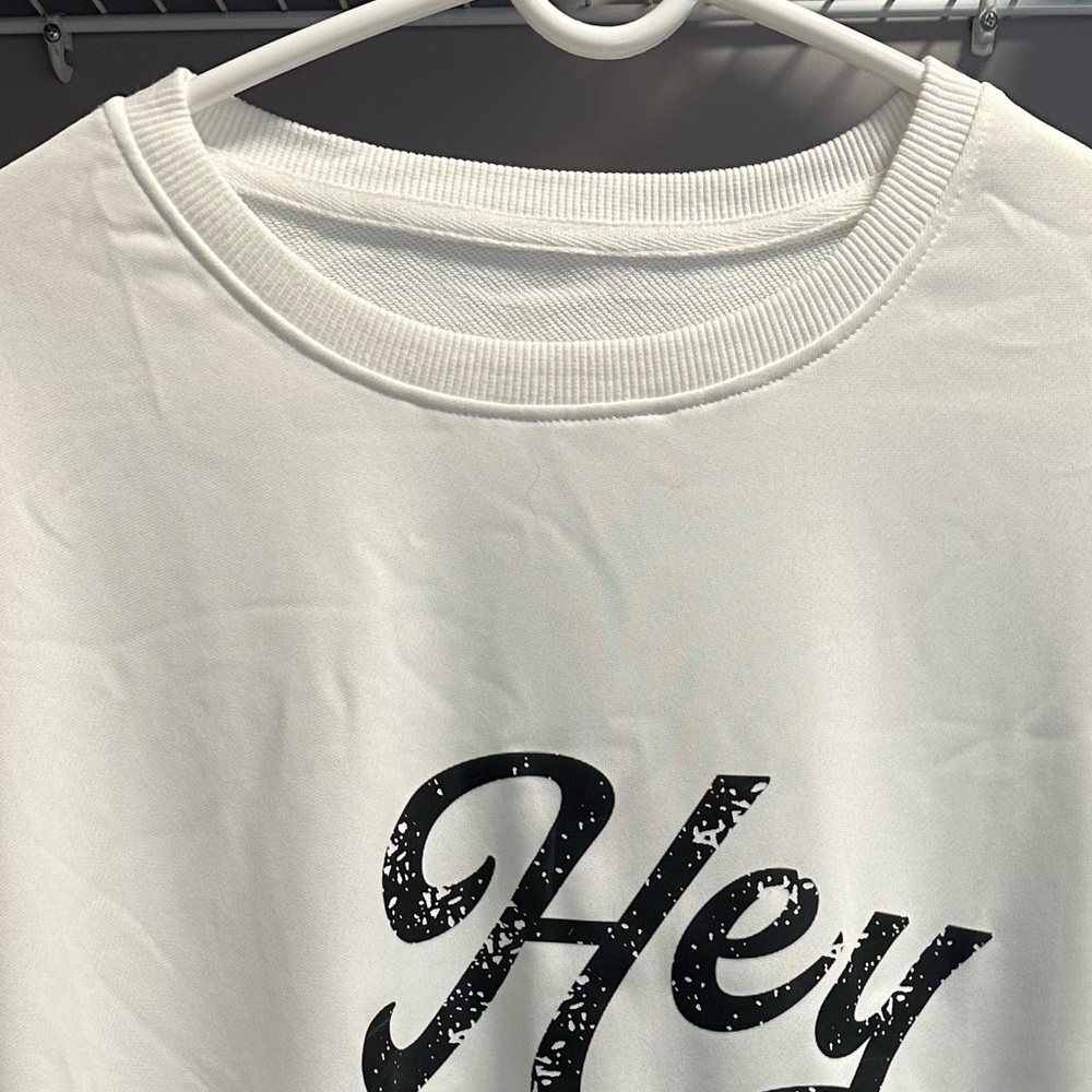 NO BRAND SHOWN size 4X* “Hey Boo” WHITE Sweatshirt - Picture 3 of 4